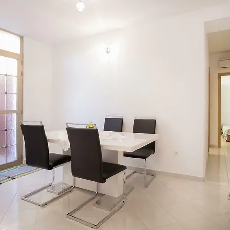 Dani Apartman